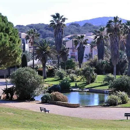 A Pieds Nus Jusqu'a La شقة *