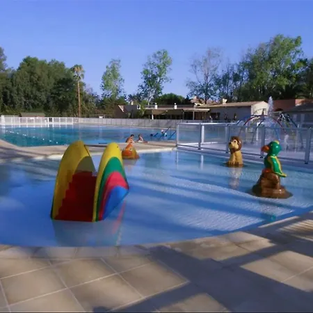 شقة A Pieds Nus Jusqu'a La *