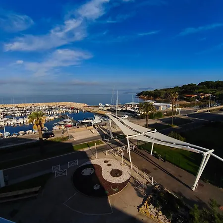 A Pieds Nus Jusqu'a La سيكس-فور-لو-بلاج